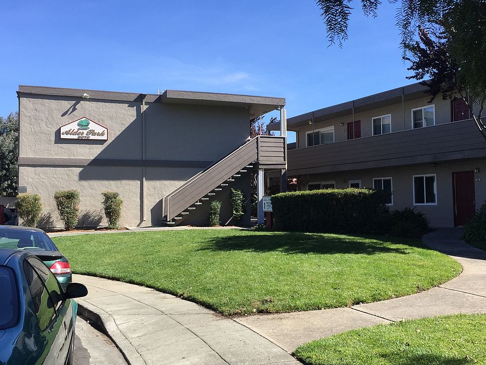 1st image of 3670 Peacock Ct APT 6