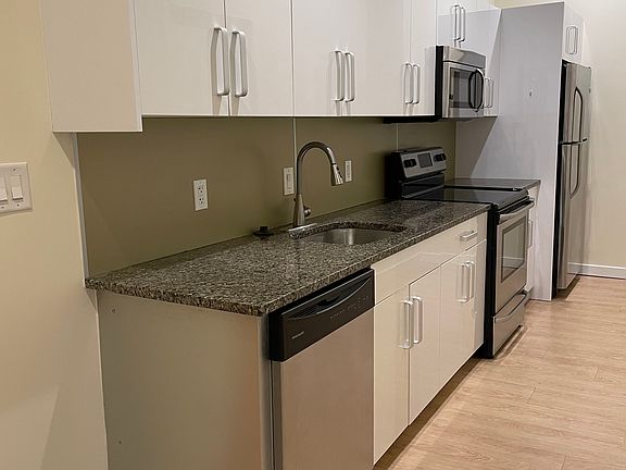 3rd image of 249 S 49th St #806