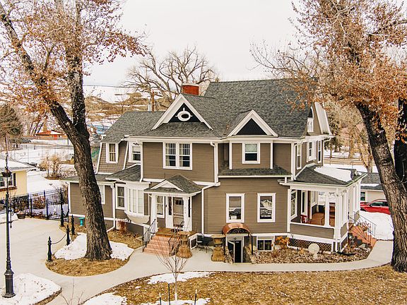 3rd image of 813 Loucks