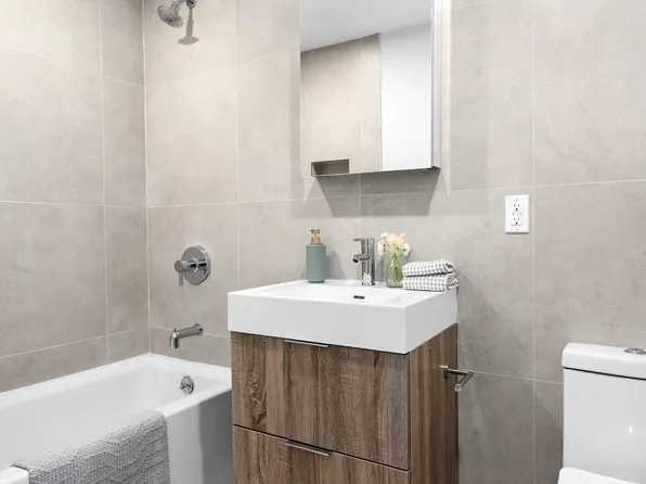 256 Putnam Avenue image 11 of 14