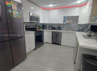 16300 Golf Club Rd APT 317, Weston, FL 33326