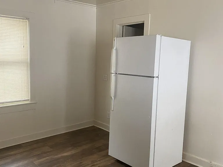 714 Evangeline Dr — Photo 3