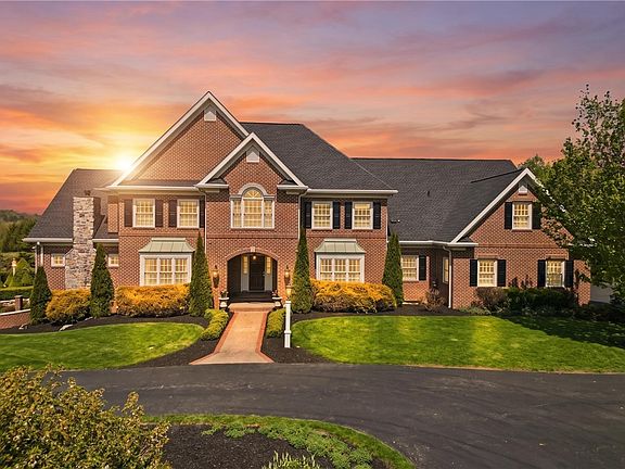 2nd image of 103 Destinaire Dr