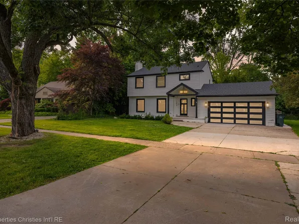1054 Saxon Dr, Birmingham, MI 48009