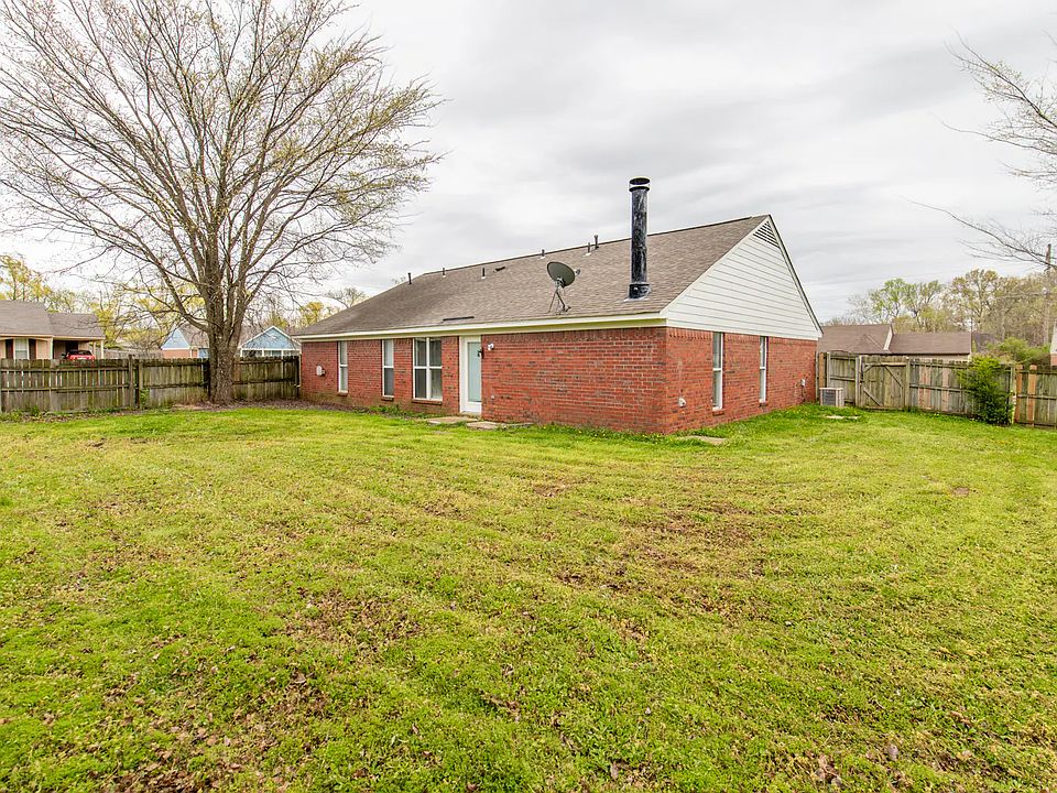 2nd image of 10476 Kristen Dr S