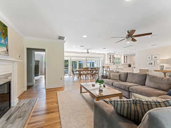 1843 Lincoln Dr, Sarasota, FL 34236