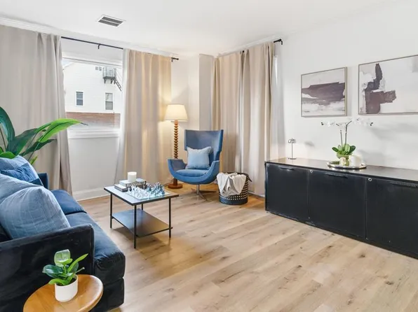 200 Paterson Ave APT 1A, East Rutherford, NJ 07073