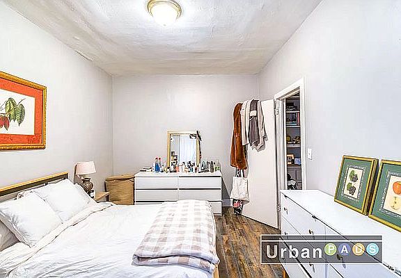 3rd image of 802 Park Pl APT 1B