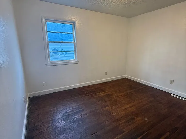 2021 N Pierce Ave — Photo 13
