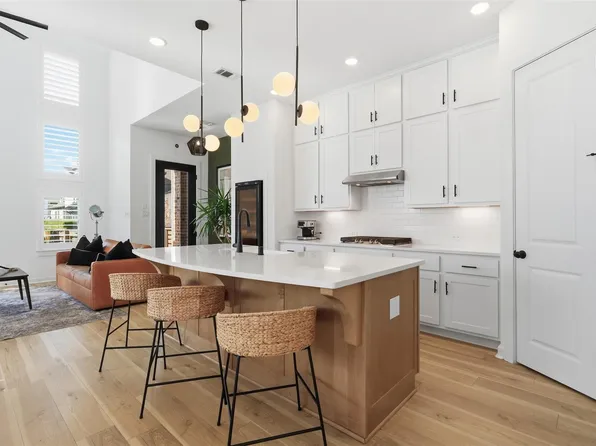 16630 Texas Hill Country Rd, Cypress, TX 77433