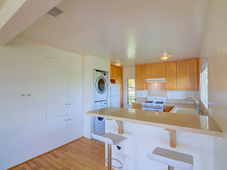 1802 Loma St — Photo 13