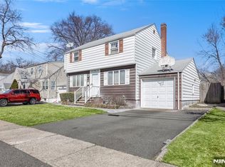 3-21 33rd St, Fair Lawn, NJ 07410