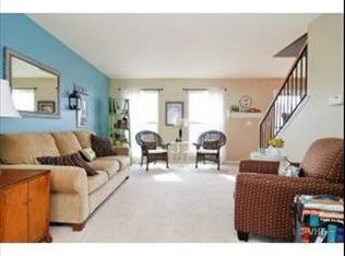 1240 E Komar Ln, Round Lake Beach, IL 60073