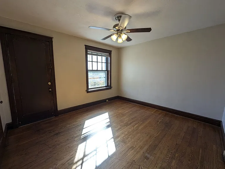 5111 South Broadway — Photo 4