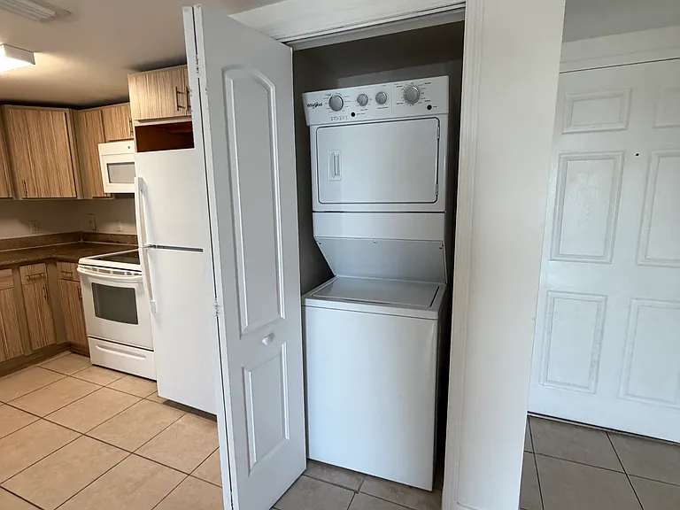 6357 SW 8th St #606 — Photo 19