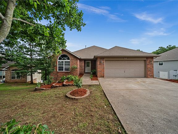 2nd image of 8 Faye Ln