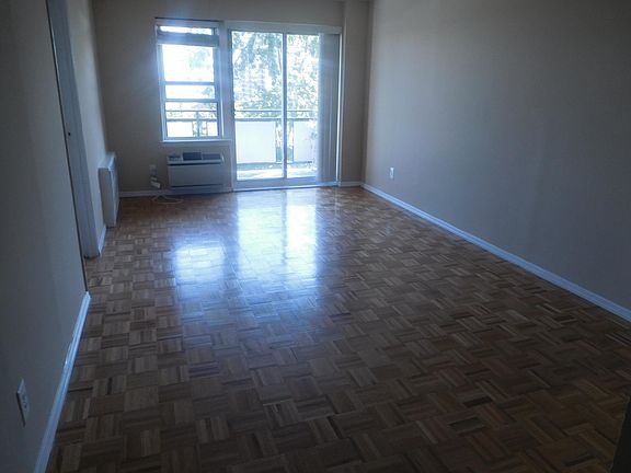 2nd image of 16-70 Bell Blvd #628