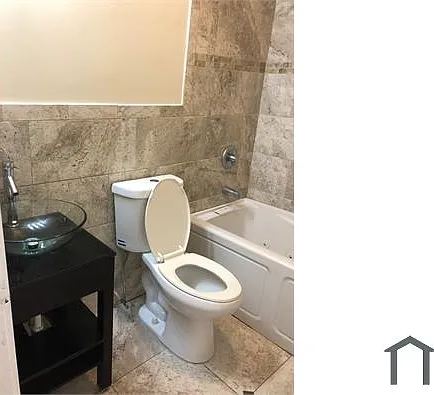 2211 NW 6th Ct — Photo 5