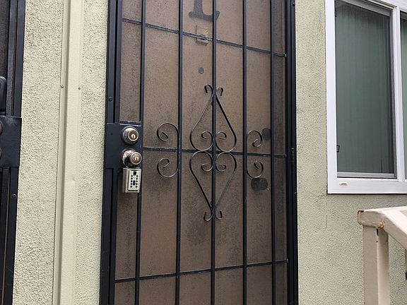 3rd image of 312 10th St APT L