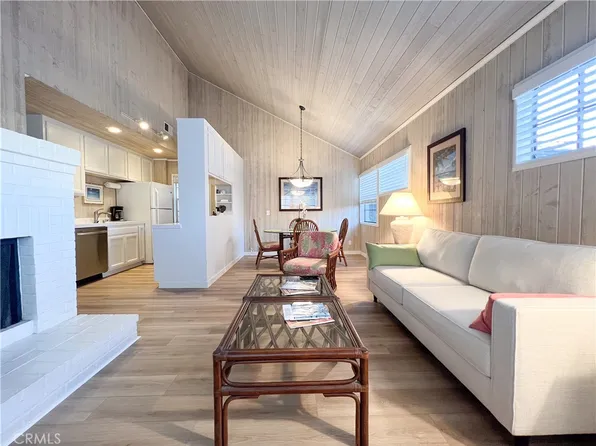 315 1/2 Diamond Ave, Newport Beach, CA