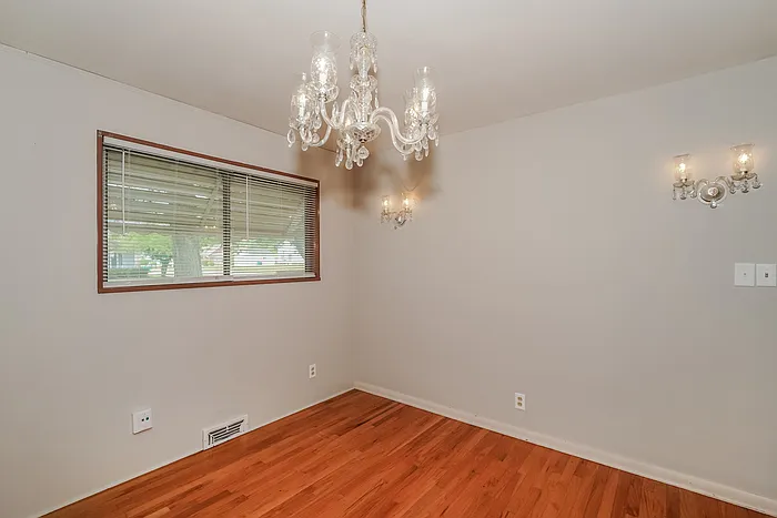 4 bed, 2.0 bath, 1377 sqft, $1,545 — Photo 4