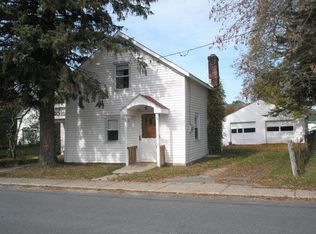 8 N Bend St, Peru, NY 12972