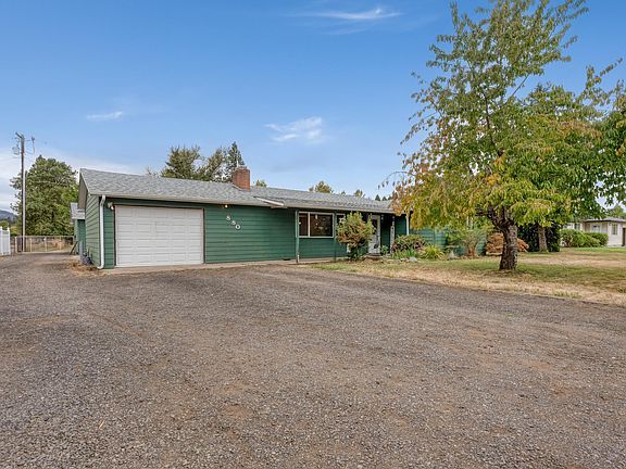 2nd image of 880 Hillview Dr