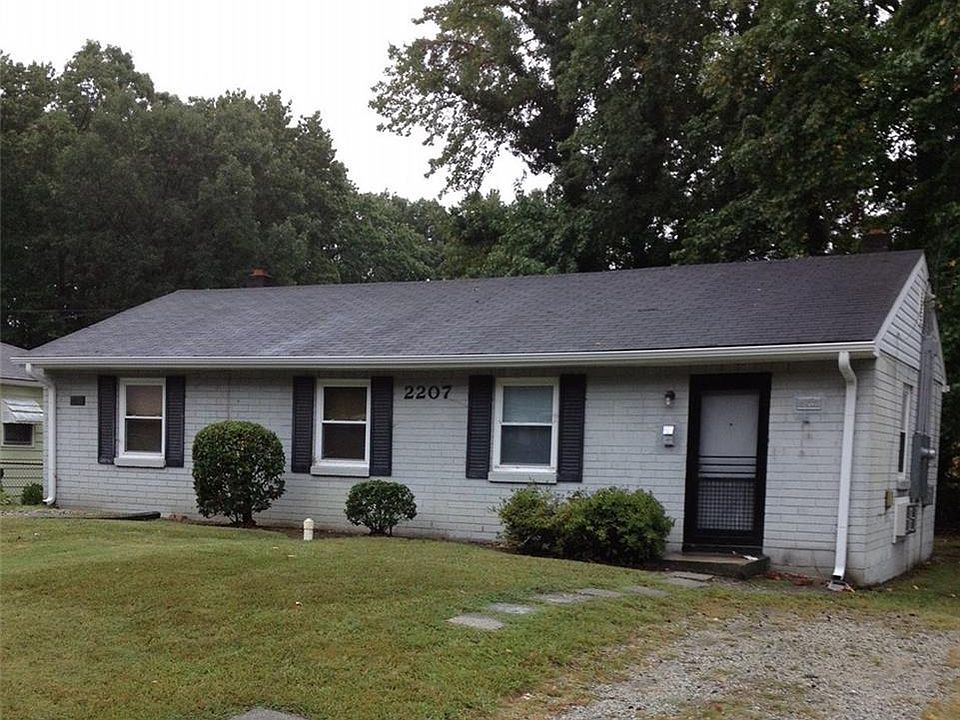 1st image of 2207 Maywood St