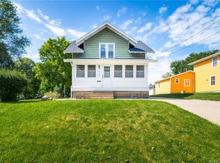 932 31st St, Des Moines, IA 50312