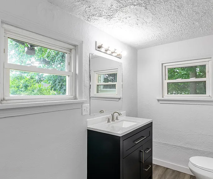 1273 Greenfield Ave SW — Photo 11