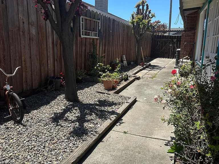 115 Azalea Ct — Photo 35