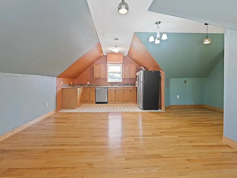 38 Marlborough Ave — Photo 13
