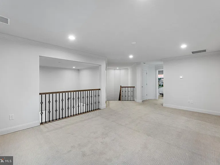 105 Samjan Cir — Photo 36
