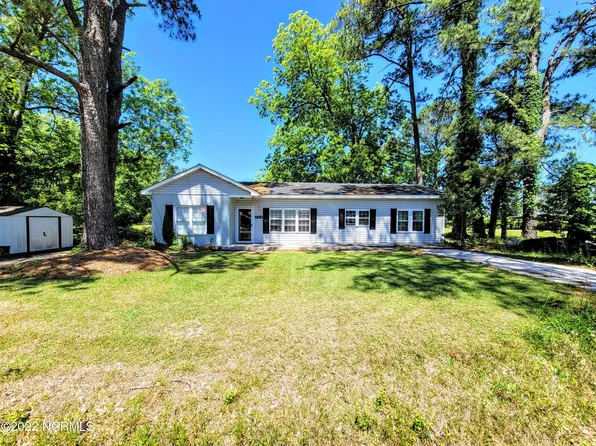 132 Hc Powers Rd, Wallace, NC 28466