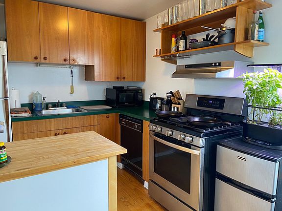 2nd image of 1459 N Bosworth Ave APT 4R