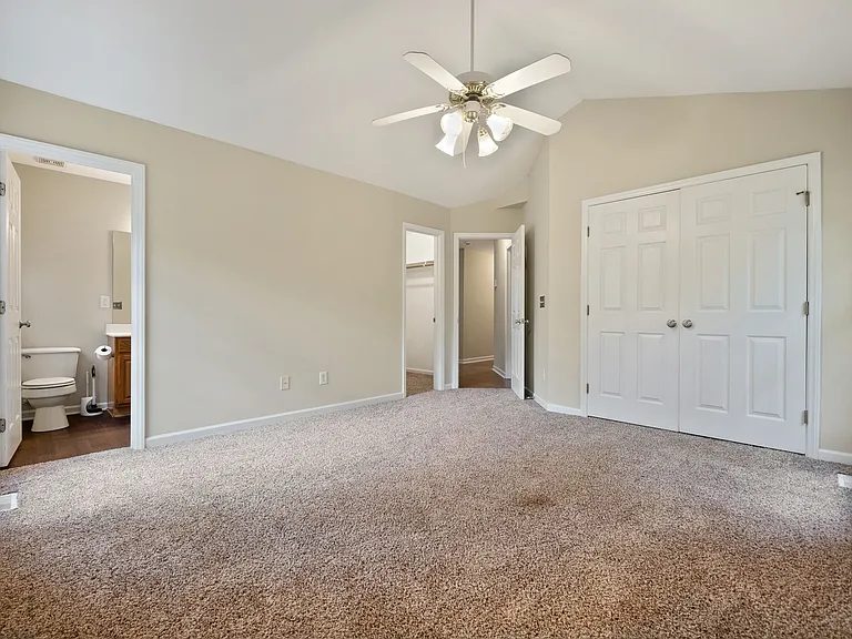 2032 Ferbow St — Photo 13