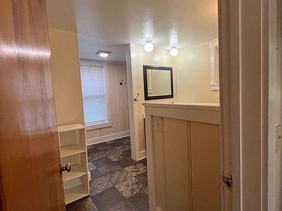4th image of 125 Prospect St