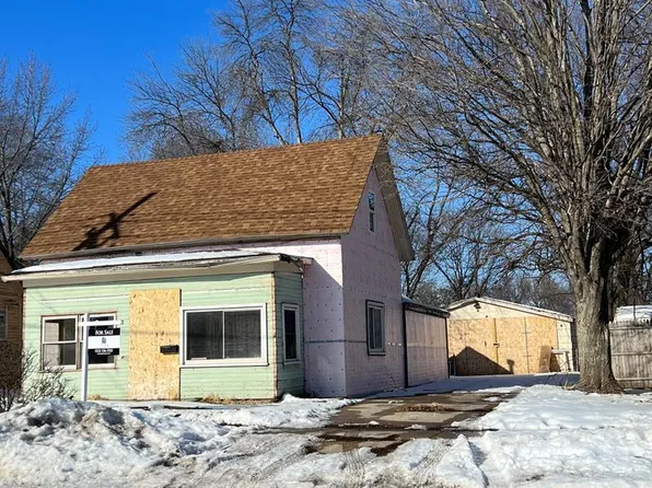 907 James St, Webster City, IA 50595
