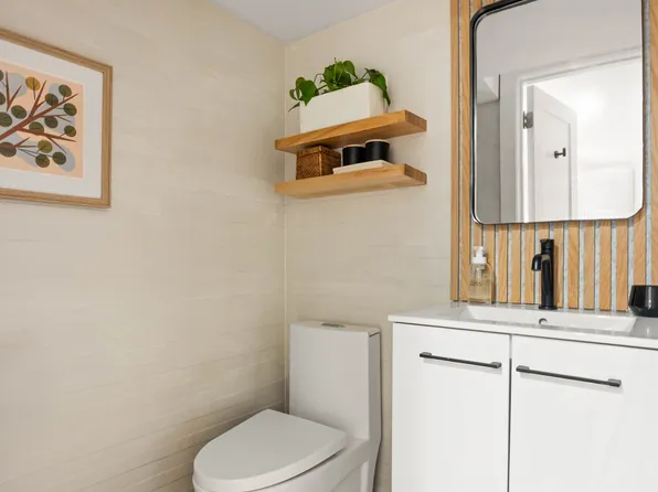 473 Bainbridge Street image 9 of 12