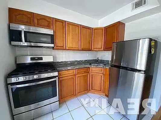 Rented by REAL New York | media 11