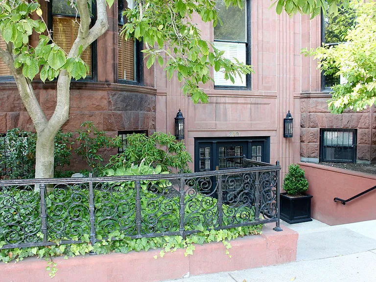 239 Commonwealth Ave #10 — Photo 16