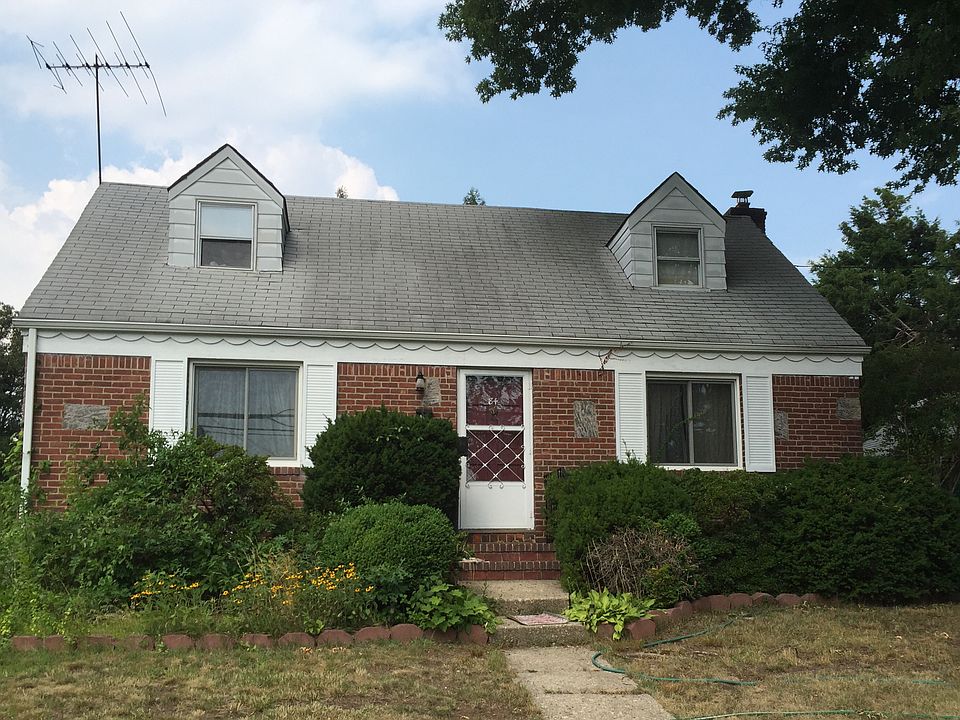 1st image of 84 Roosevelt Ct
