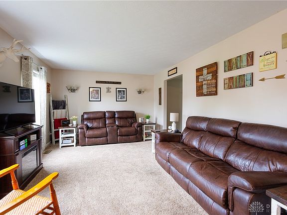 2nd image of 1599 Woodside Dr