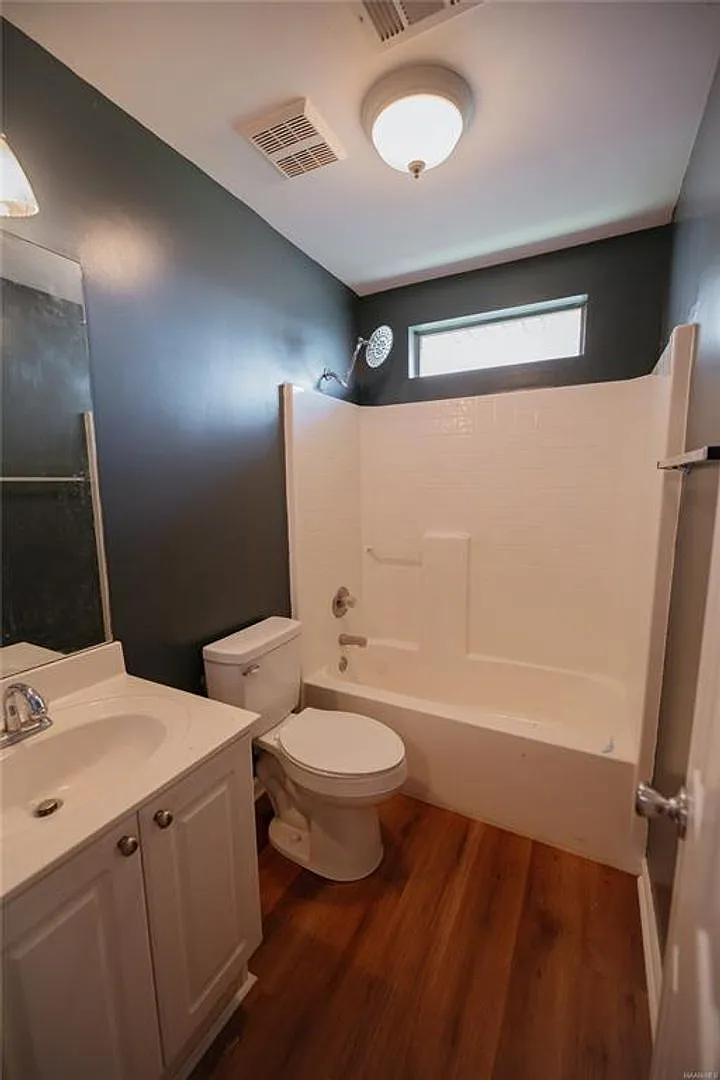 3 bed, 2.0 bath, 1291 sqft, $1,595 — Photo 2