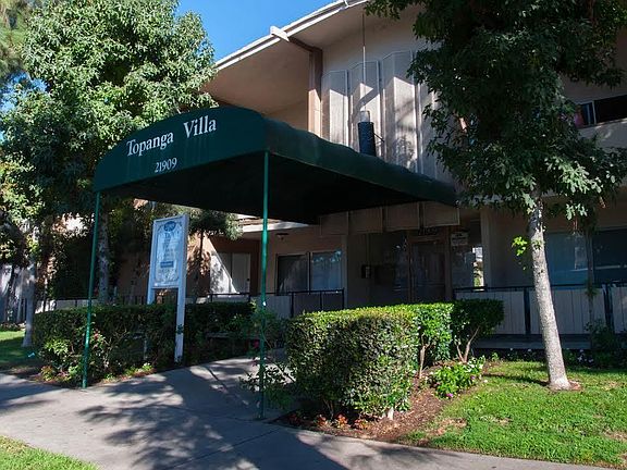 3rd image of 21909 Saticoy St APT 10