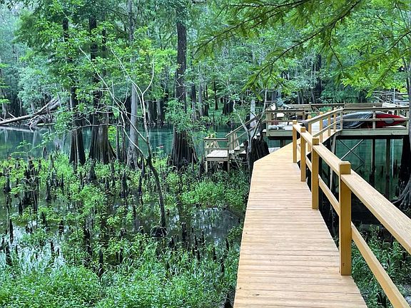 2nd image of 1376 SW Riverside Ave