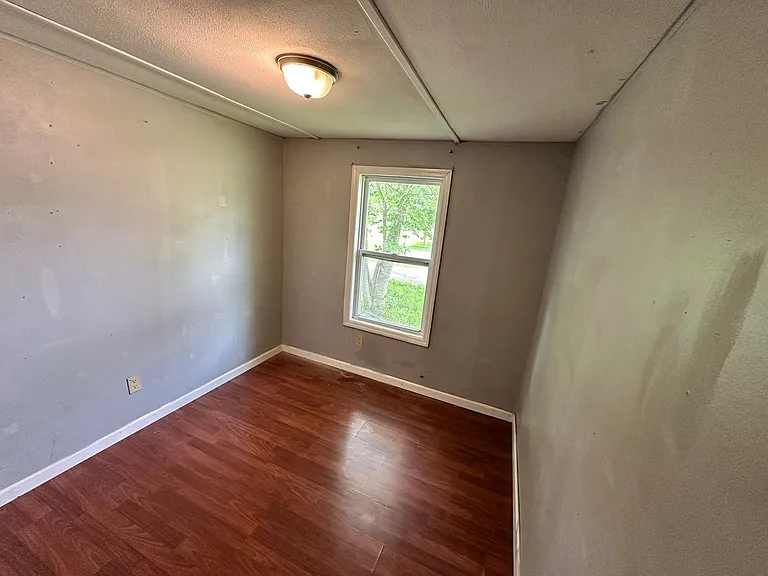 366 College St — Photo 10