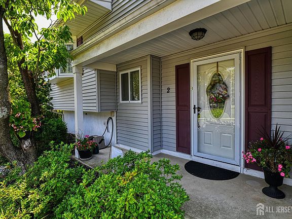 5th image of 2 Peachwood Ct