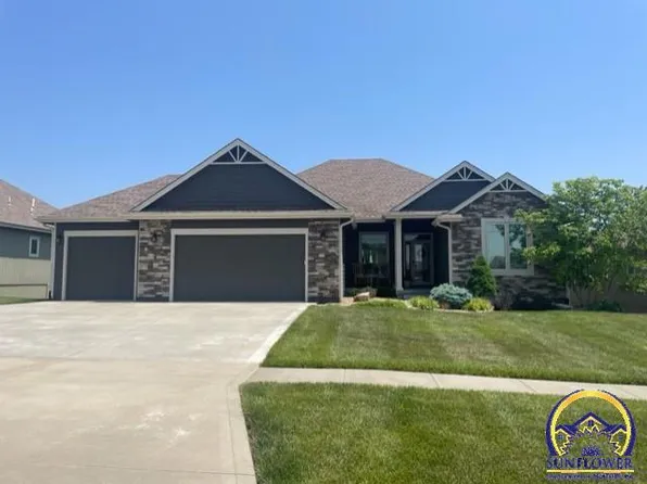2800 SW Sherwood Park Dr, Topeka, KS 66614