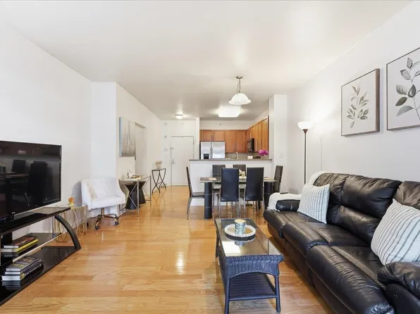 4 Constellation Place image 2 of 43